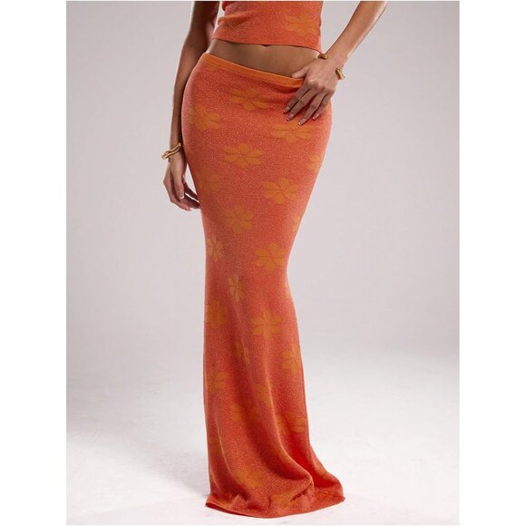 Fashionable Women's Bodycon Floral Maxi Skirt in Large Size for Comfort - Picture 2 of 5